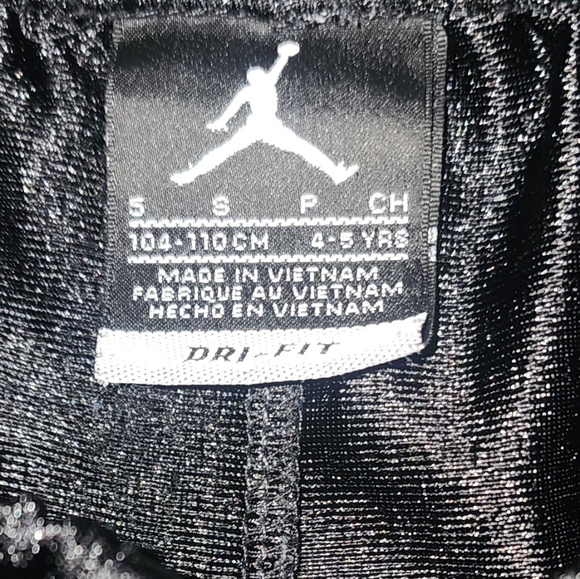 boys jordan shorts with zip up size 4-5 - Picture 4 of 4